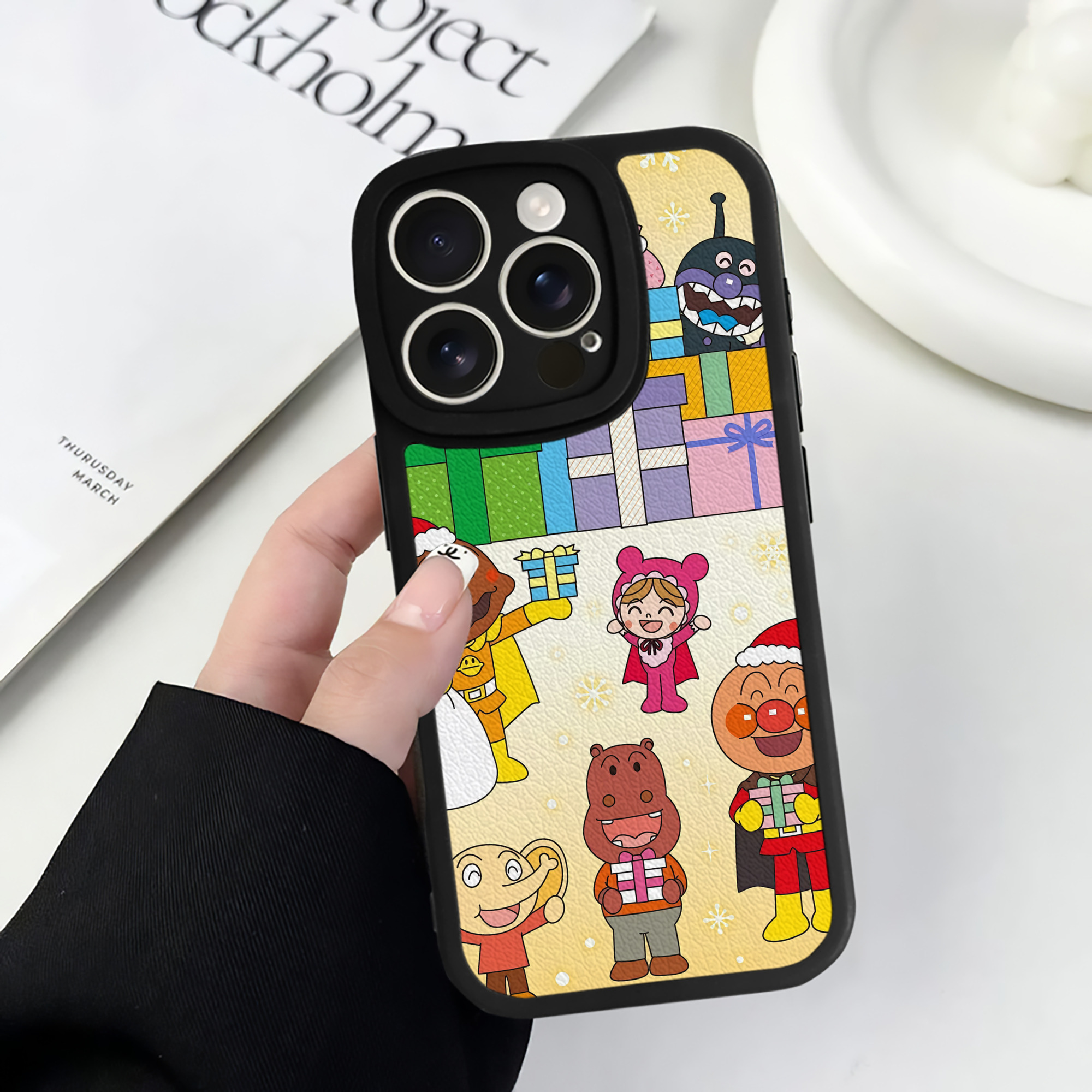 （画像用） アンパンマン Anpanman 【iPhone 16シリーズ対応】シリコンスマホケース（レザー調） 材質：シリコン